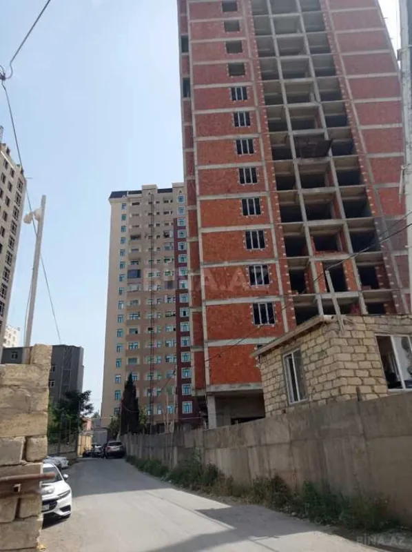 Satılır 3 otaqlı mənzil 135 m²