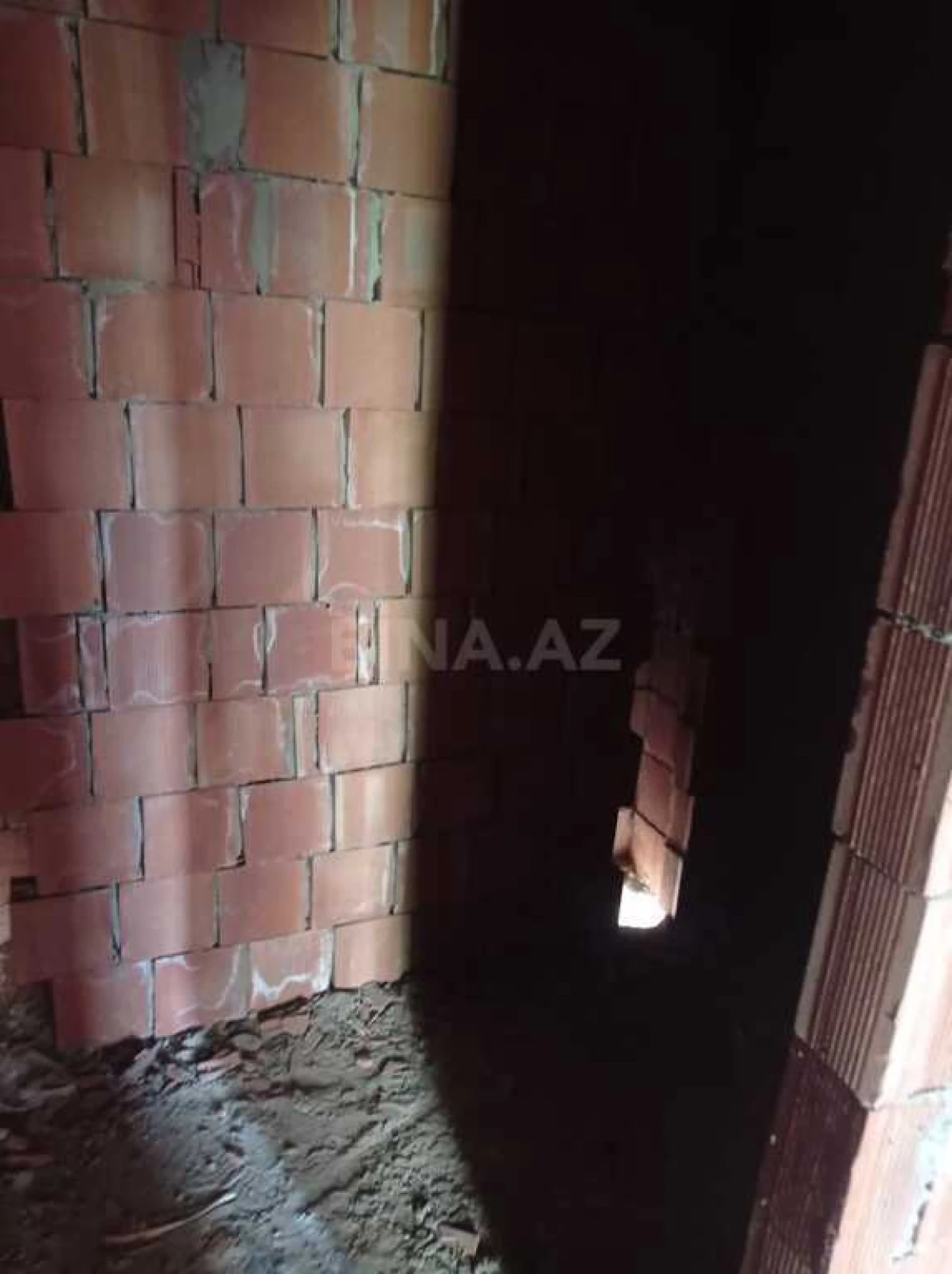 Satılır 3 otaqlı mənzil 135 m²