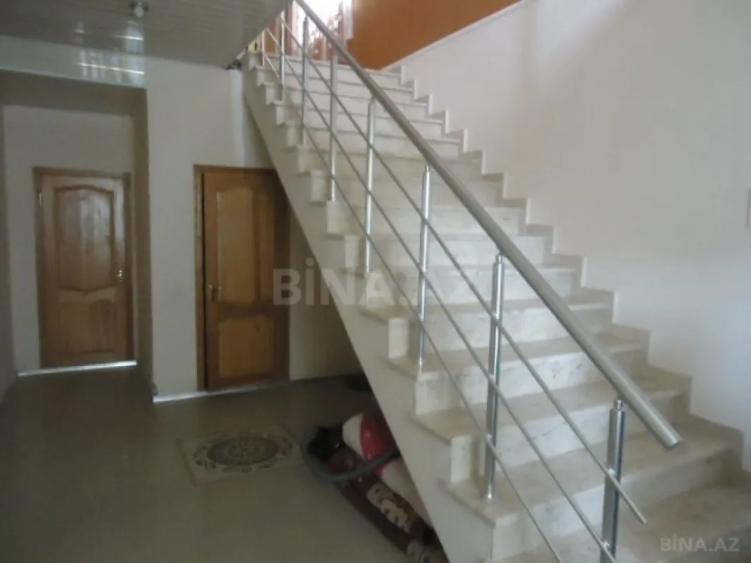 Satılır 6 otaqlı həyət evi 130 m²