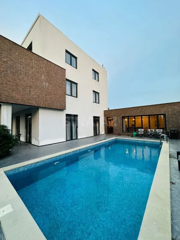 Kirayə verilir 5 otaqlı həyət evi 500 m²