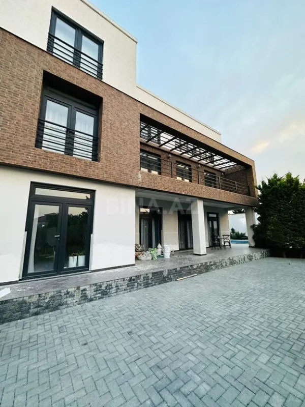 Kirayə verilir 5 otaqlı həyət evi 500 m²