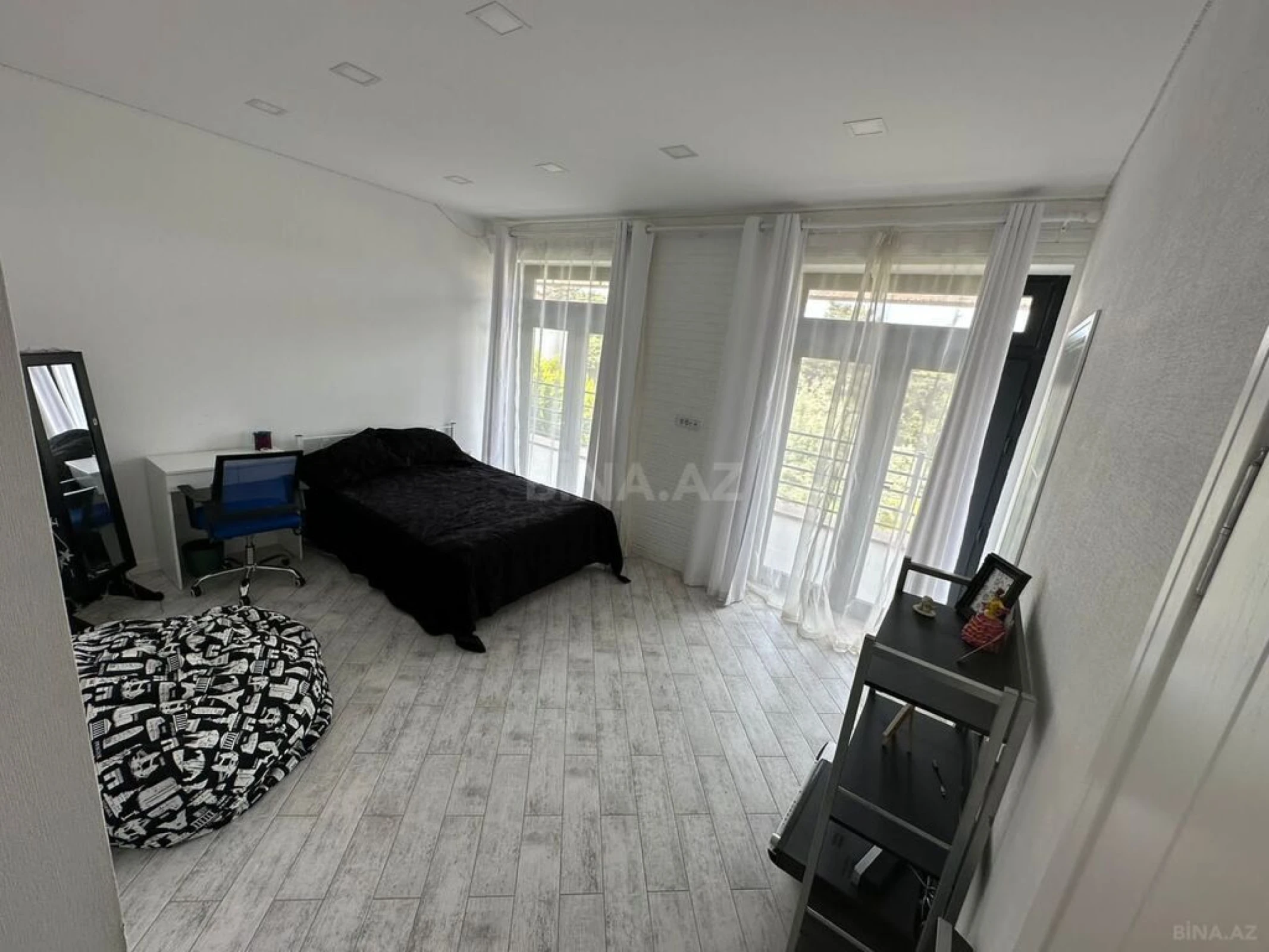 Kirayə verilir 6 otaqlı həyət evi 500 m²