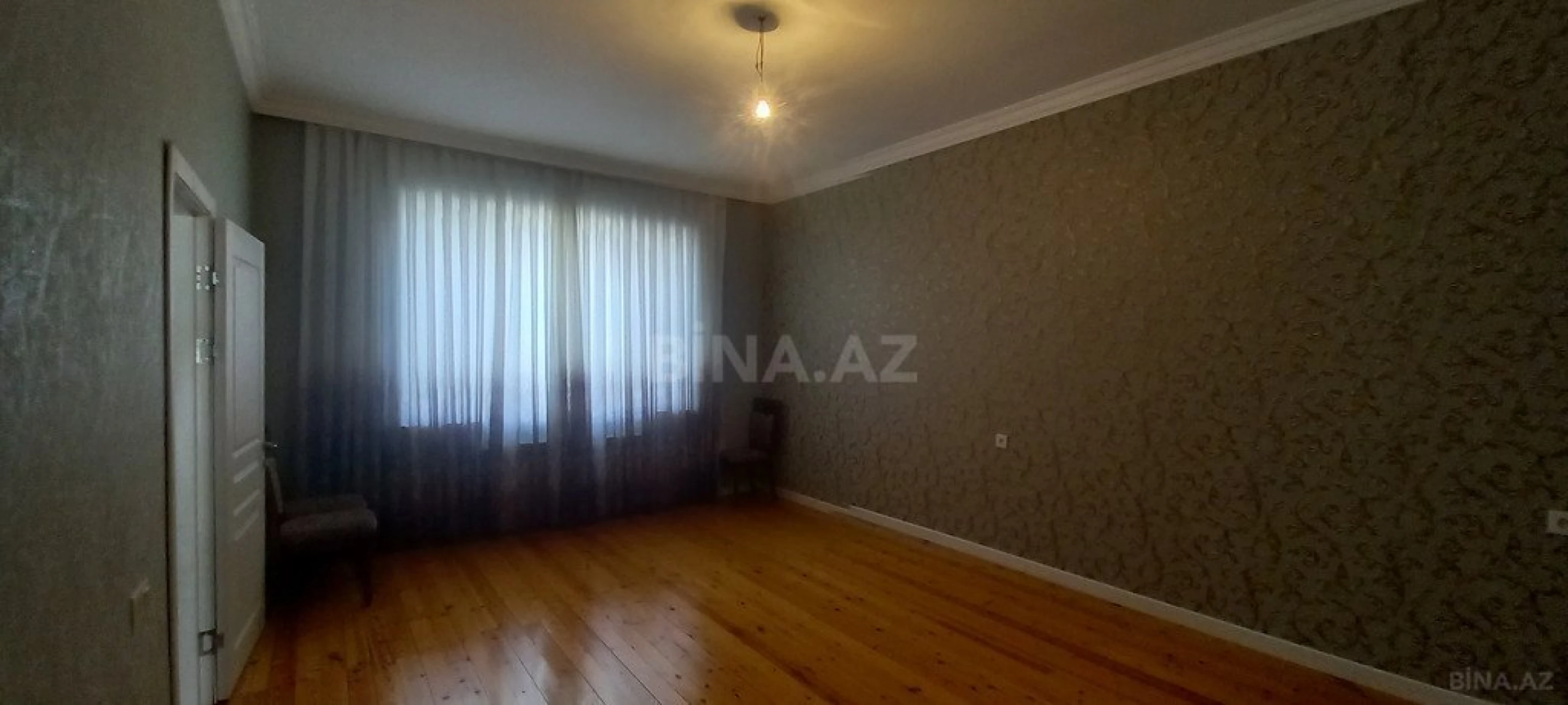 Satılır 5 otaqlı həyət evi 230 m²