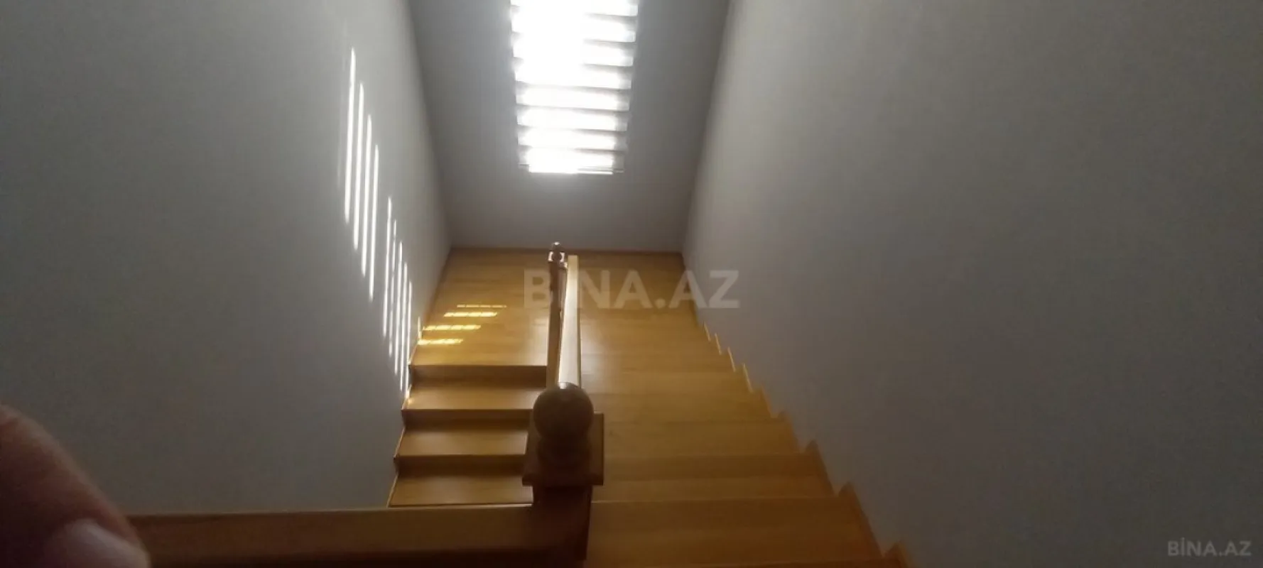 Satılır 5 otaqlı həyət evi 230 m²