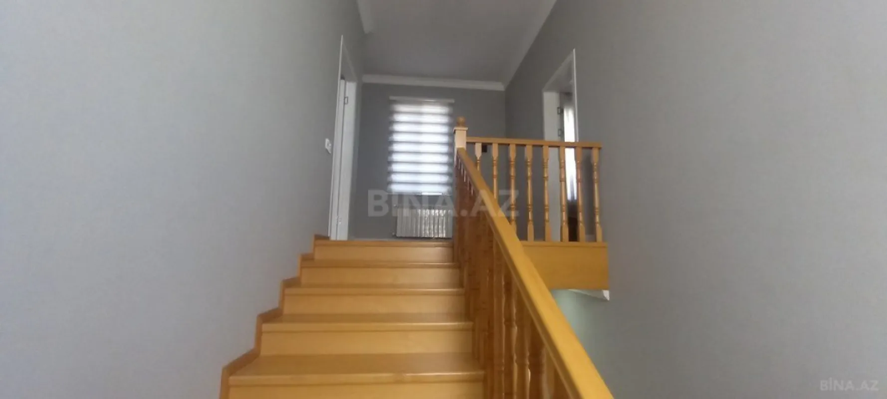 Satılır 5 otaqlı həyət evi 230 m²