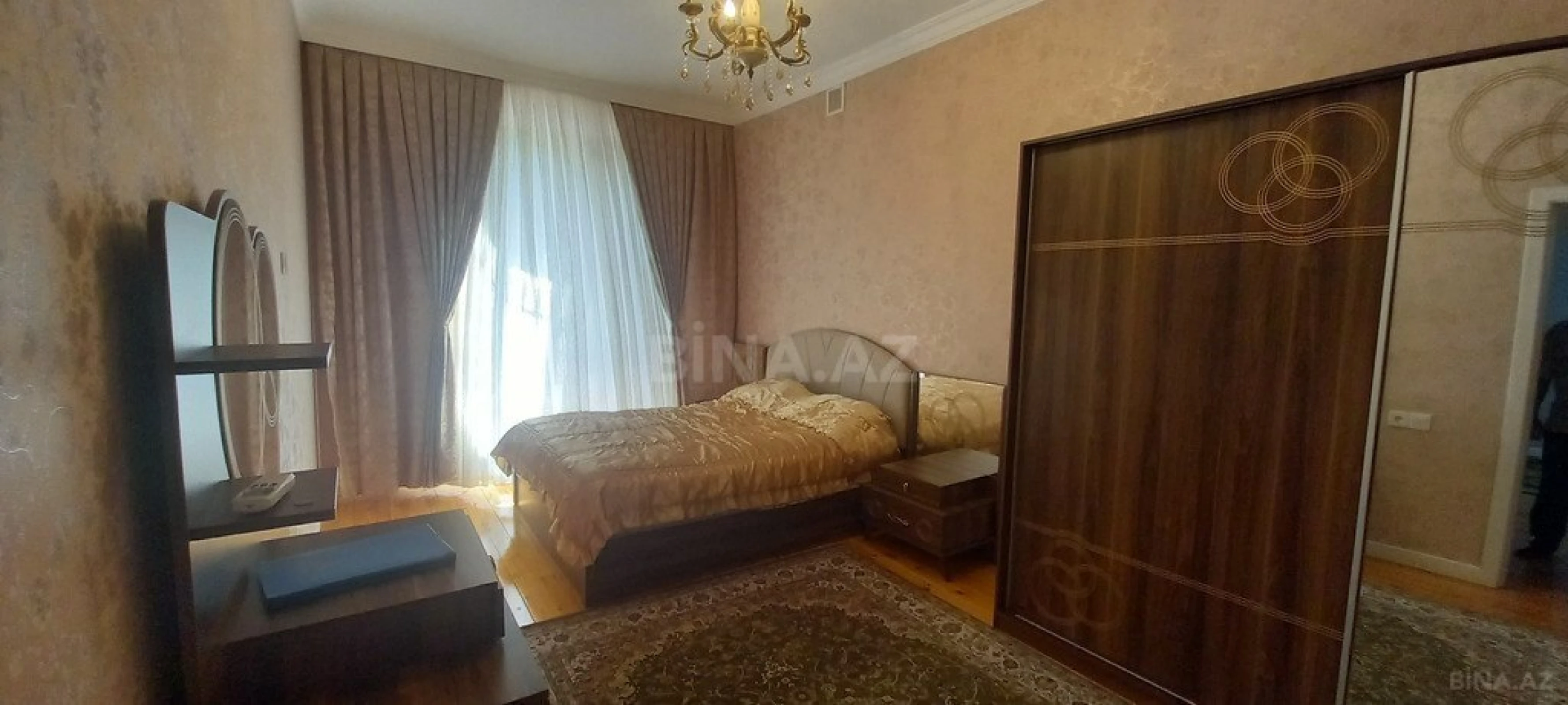Satılır 5 otaqlı həyət evi 230 m²