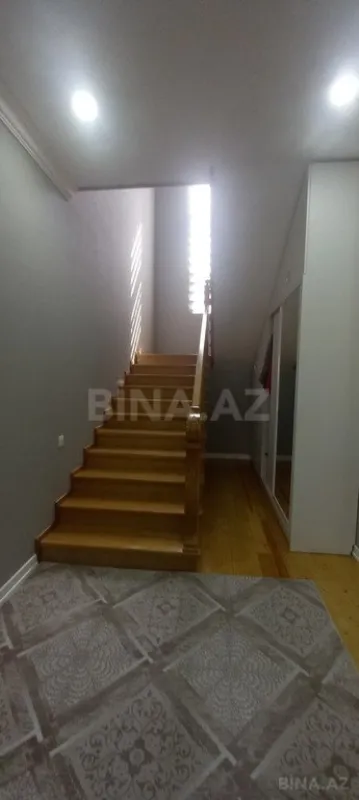 Satılır 5 otaqlı həyət evi 230 m²