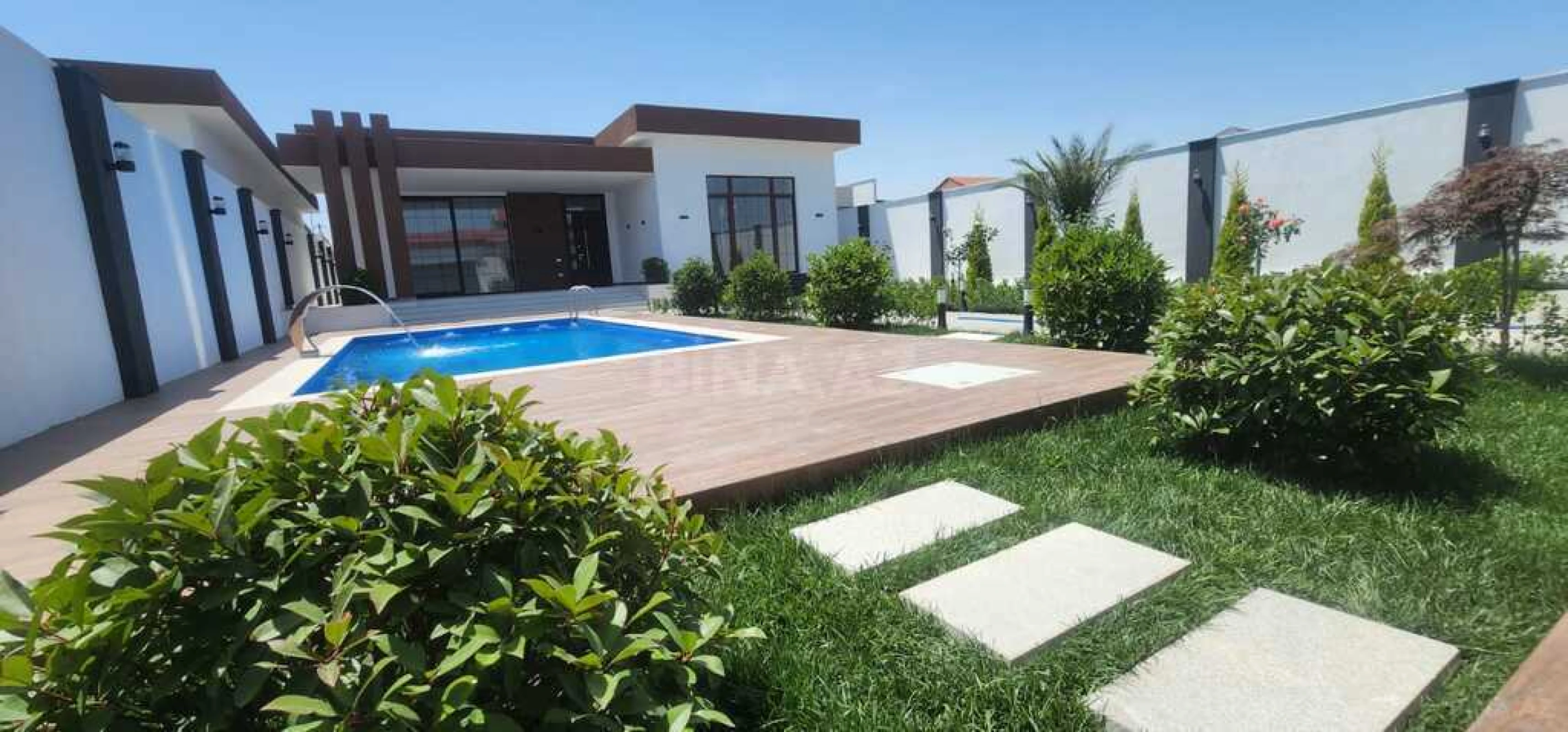 Satılır həyət evi 250 m²