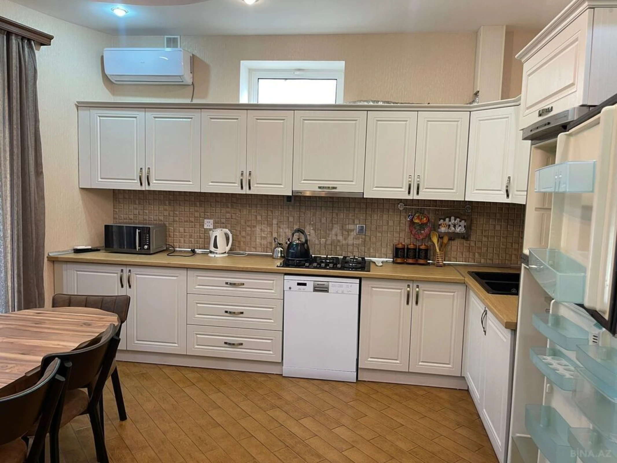 Kirayə verilir həyət evi 450 m²