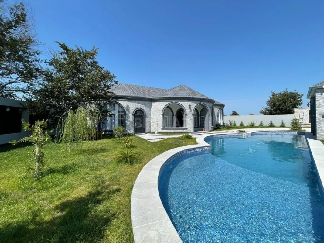 Kirayə verilir 6 otaqlı həyət evi 260 m²