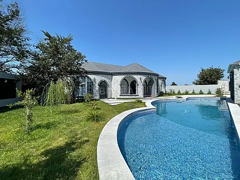 Kirayə verilir 6 otaqlı həyət evi 260 m² — Bakı, Novxanı 6 otaq 260.00 m²