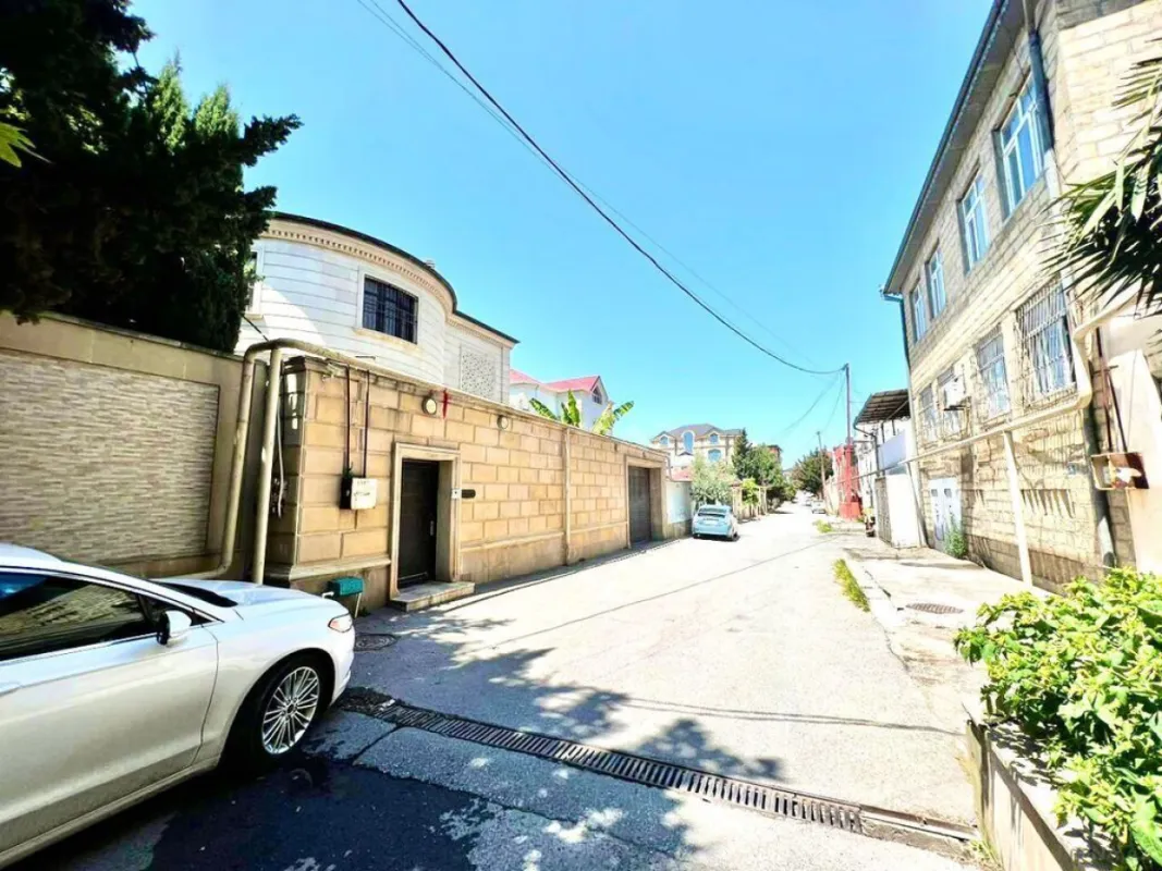 Satılır 7 otaqlı həyət evi 600 m²