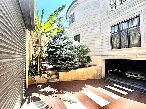 Satılır 7 otaqlı həyət evi 600 m²