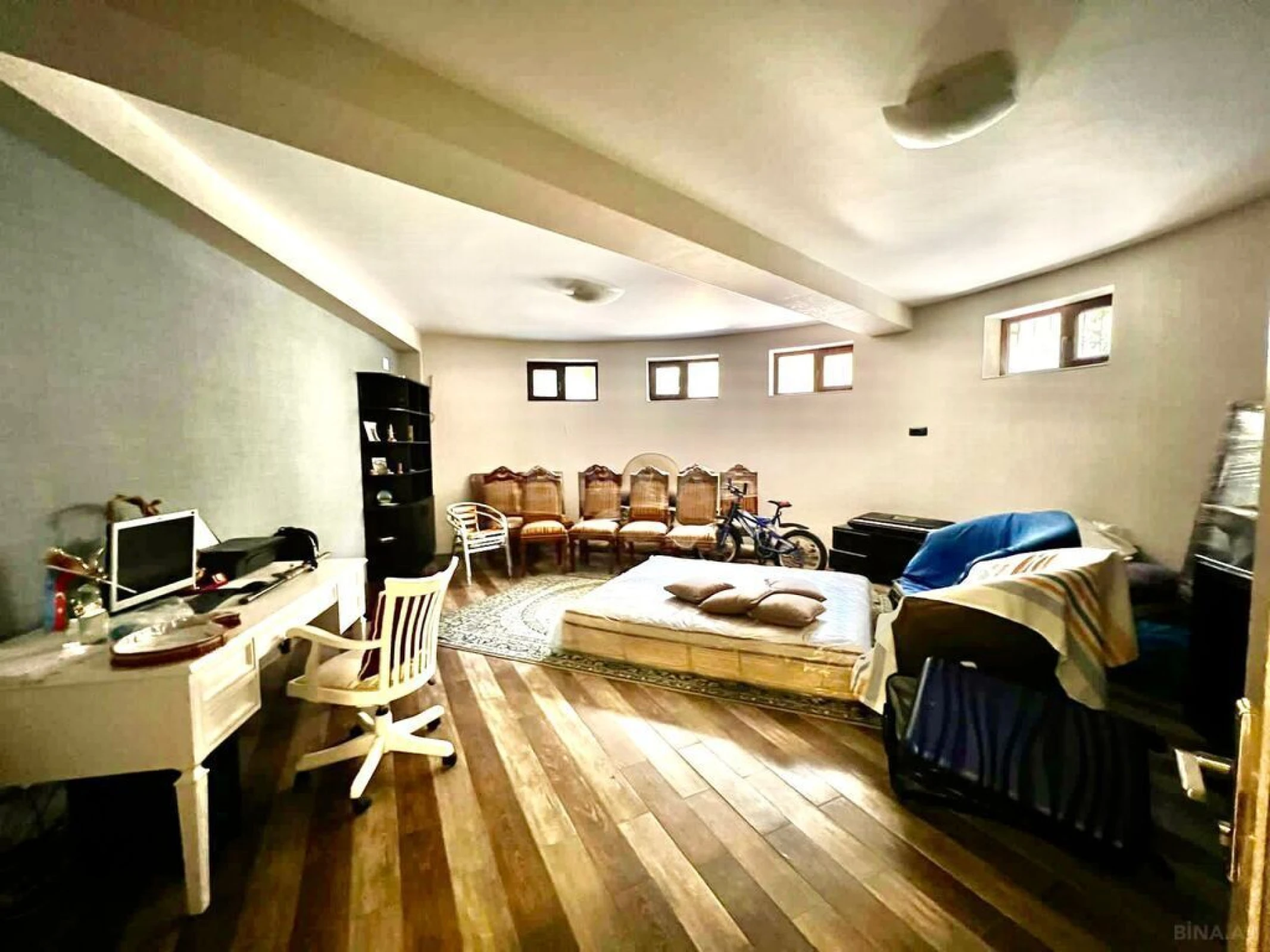 Satılır 7 otaqlı həyət evi 600 m²