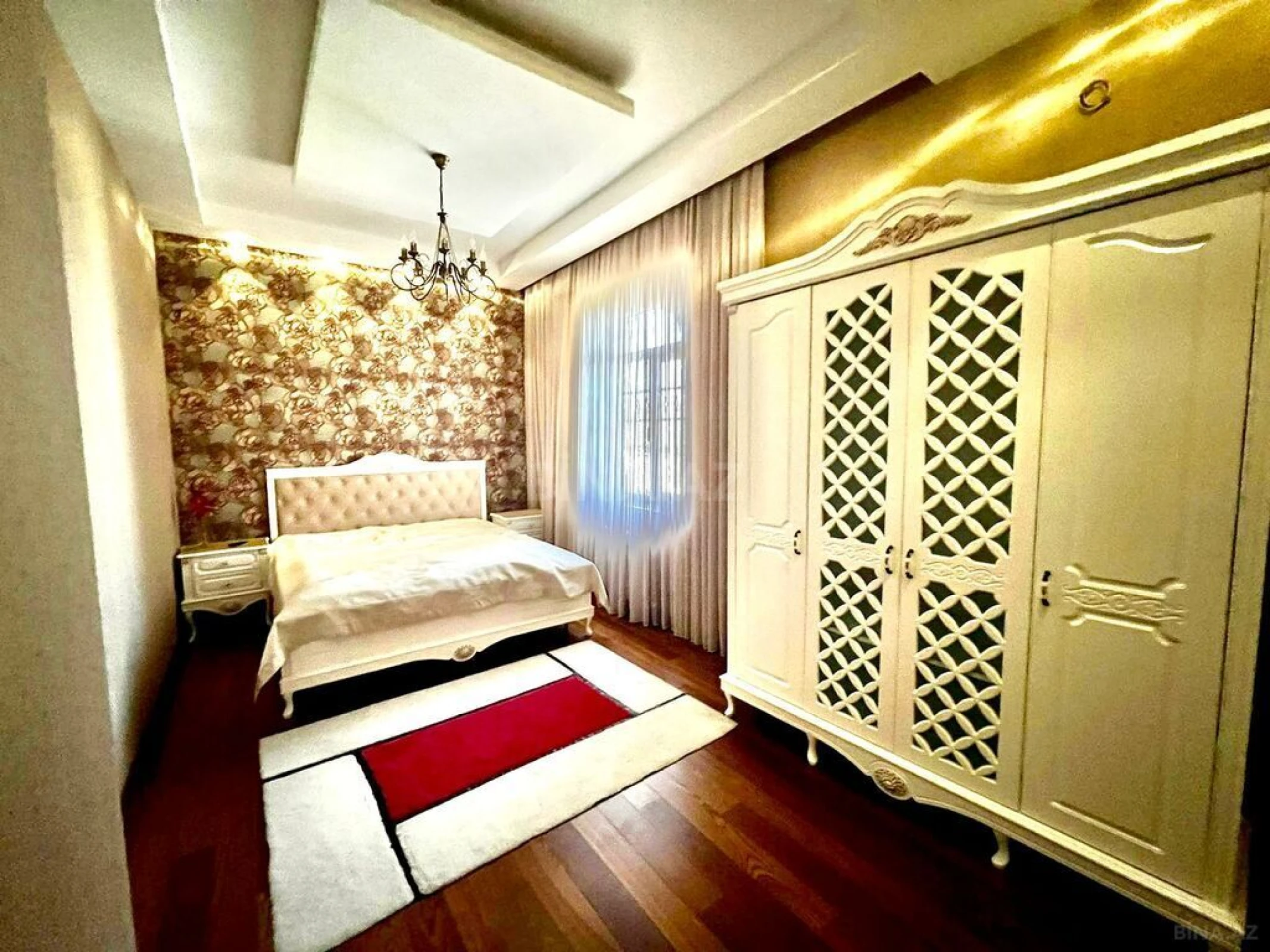 Satılır 7 otaqlı həyət evi 600 m²