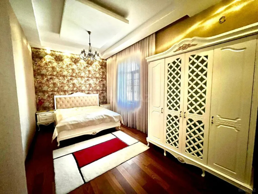 Satılır 7 otaqlı həyət evi 600 m²
