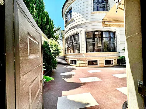 Satılır 7 otaqlı həyət evi 600 m²