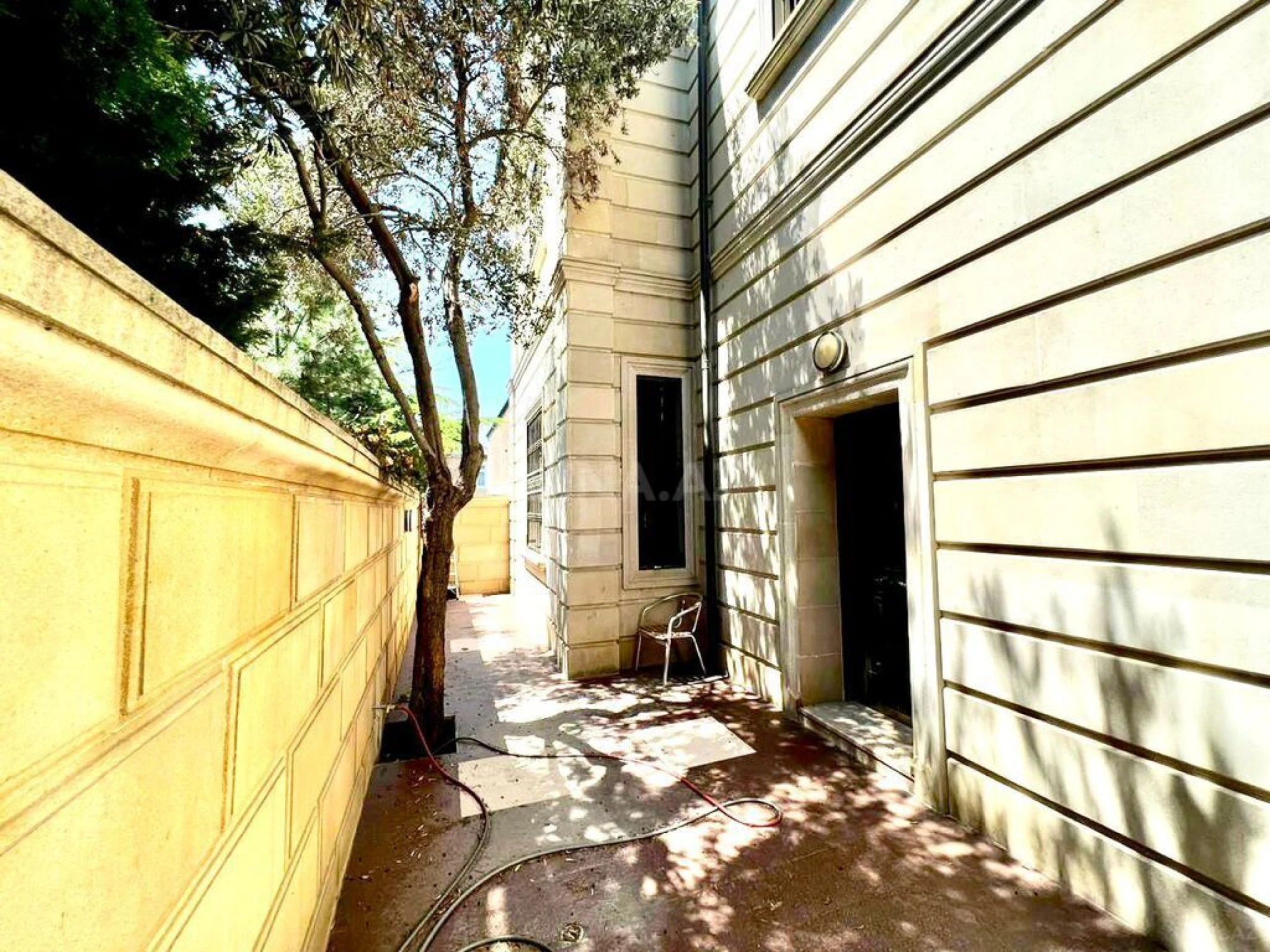 Satılır 7 otaqlı həyət evi 600 m²