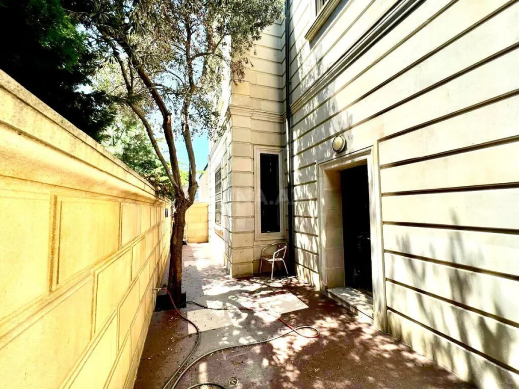 Satılır 7 otaqlı həyət evi 600 m²