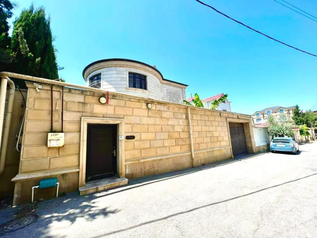 Satılır 7 otaqlı həyət evi 600 m²