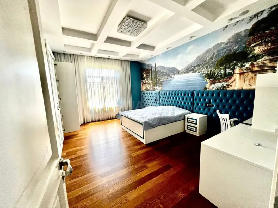 Satılır 7 otaqlı həyət evi 600 m²