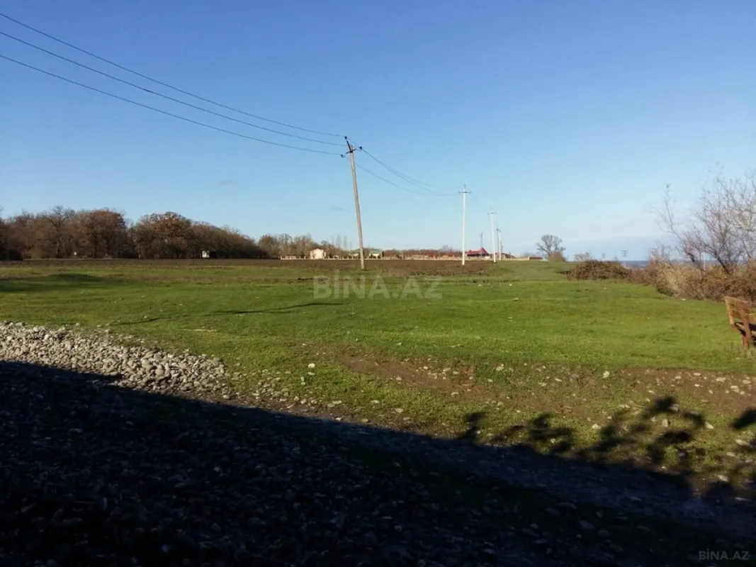 Satılır torpaq sahəsi 200 m²