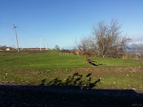 Satılır torpaq sahəsi 200 m²