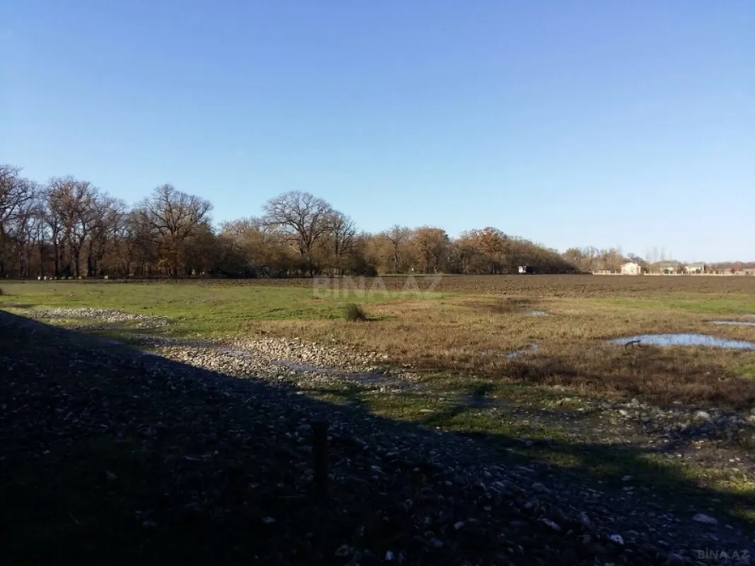 Satılır torpaq sahəsi 200 m²
