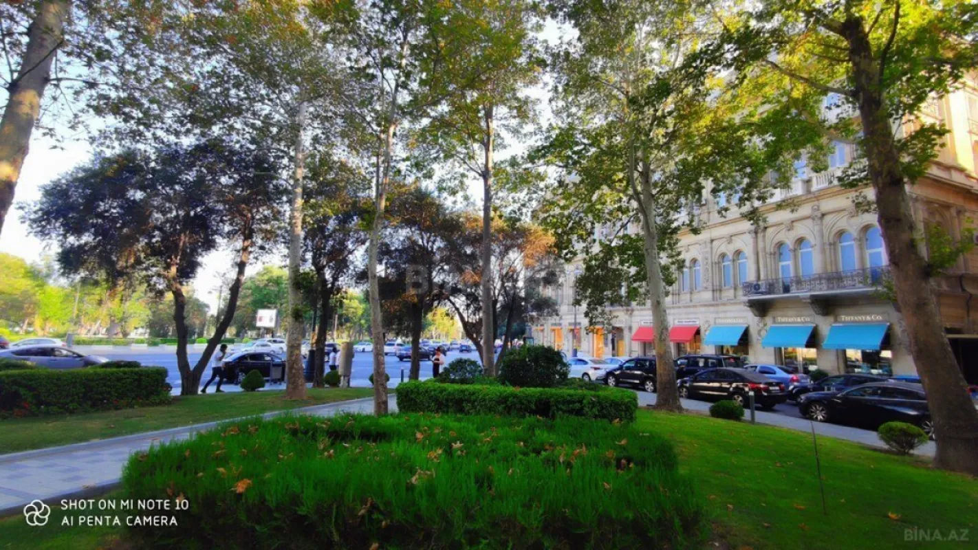 Satılır 3 otaqlı mənzil 102 m²