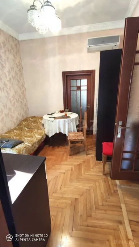 Satılır 3 otaqlı mənzil 102 m²