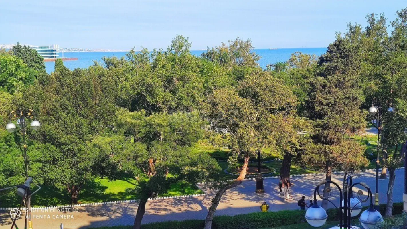 Satılır 3 otaqlı mənzil 102 m²