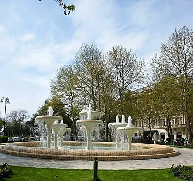 Satılır 3 otaqlı mənzil 102 m²