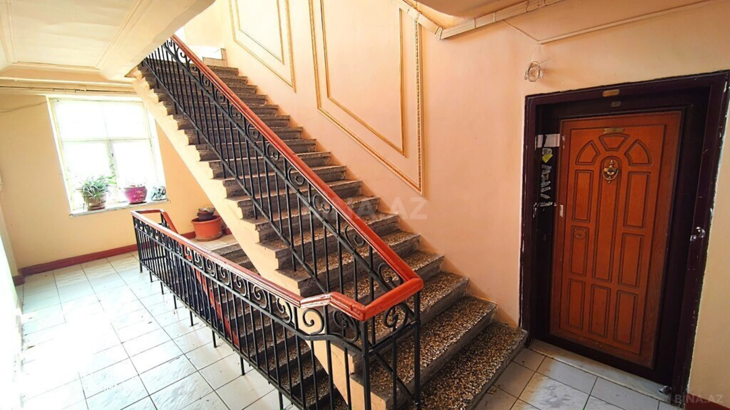 Satılır 3 otaqlı mənzil 102 m²