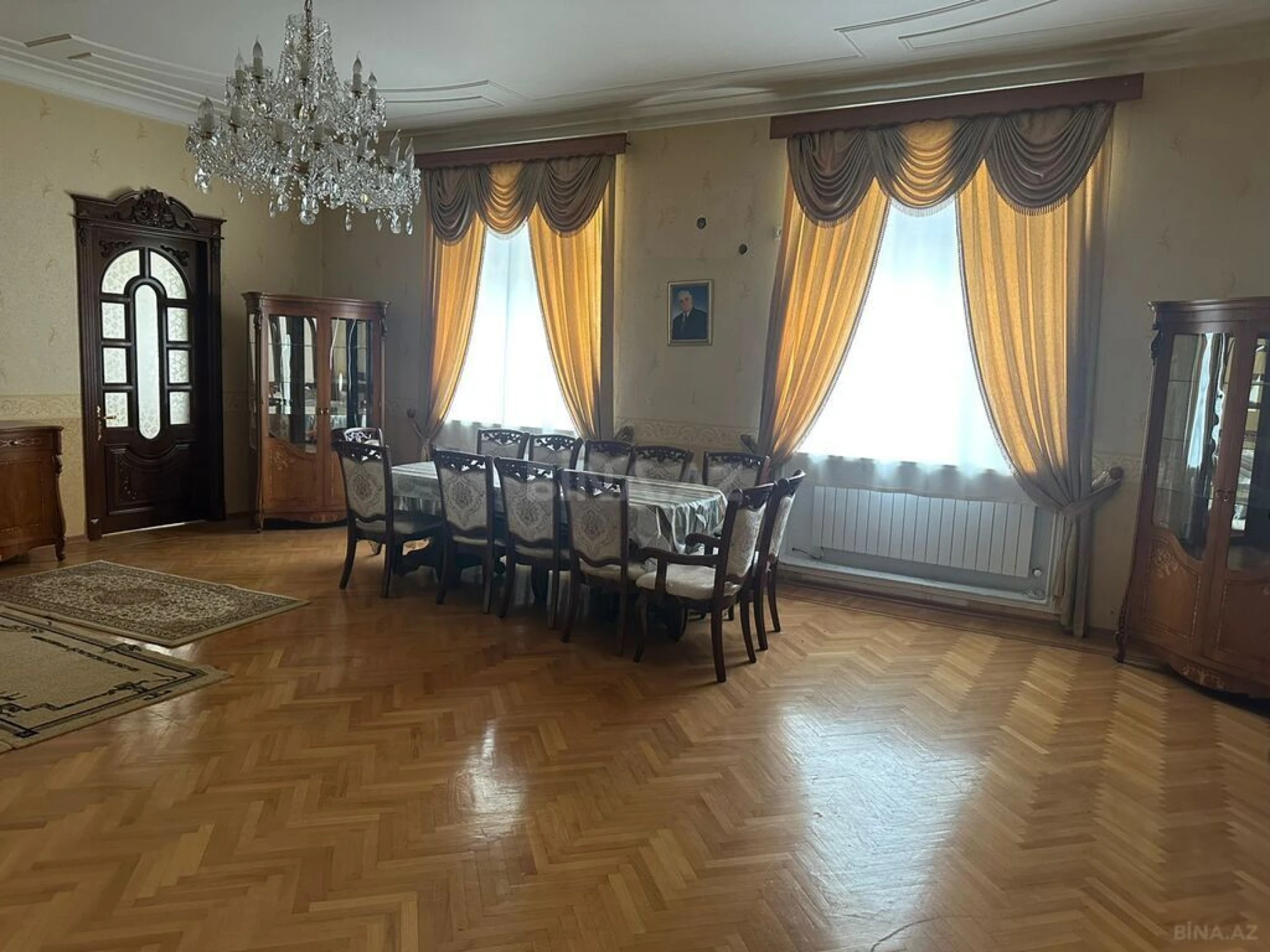 Satılır 7 otaqlı həyət evi 650 m²