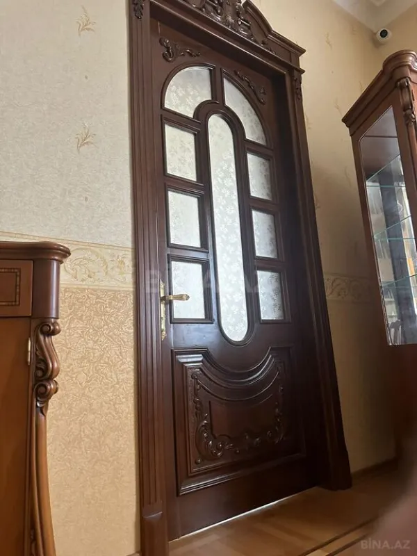 Satılır 7 otaqlı həyət evi 650 m²
