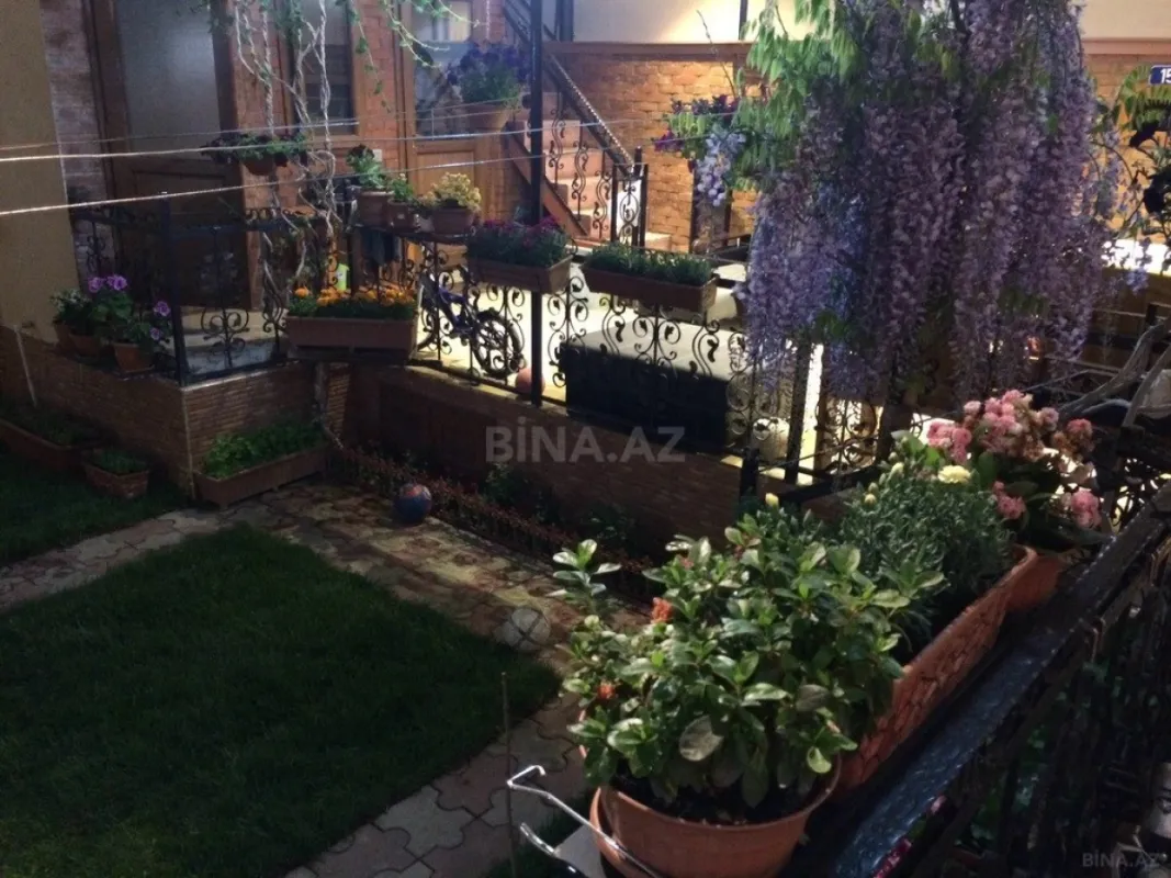 Satılır 7 otaqlı həyət evi 650 m²