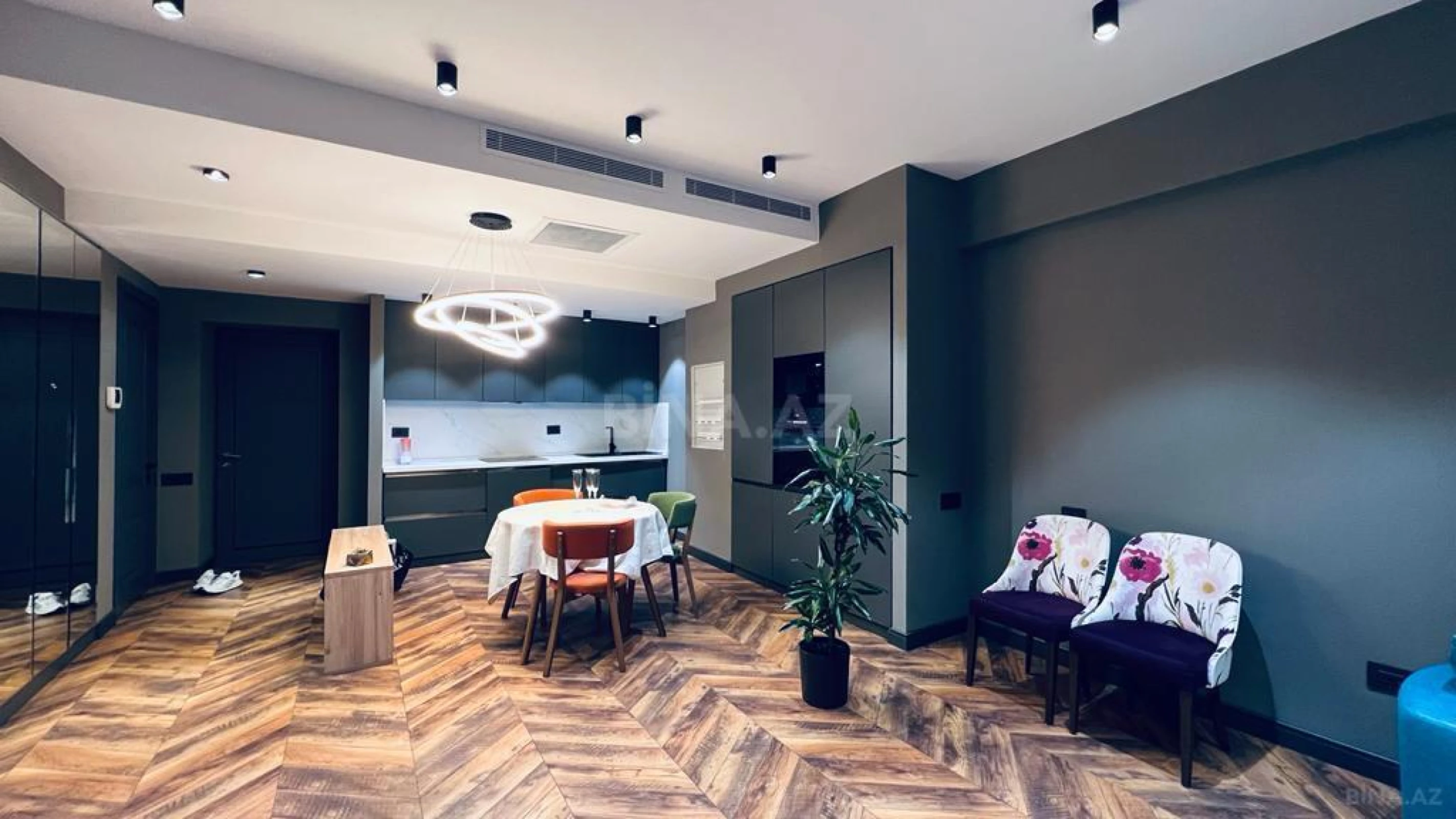 Kirayə verilir 2 otaqlı mənzil 84 m²