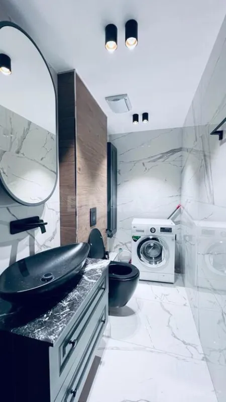 Kirayə verilir 2 otaqlı mənzil 84 m²