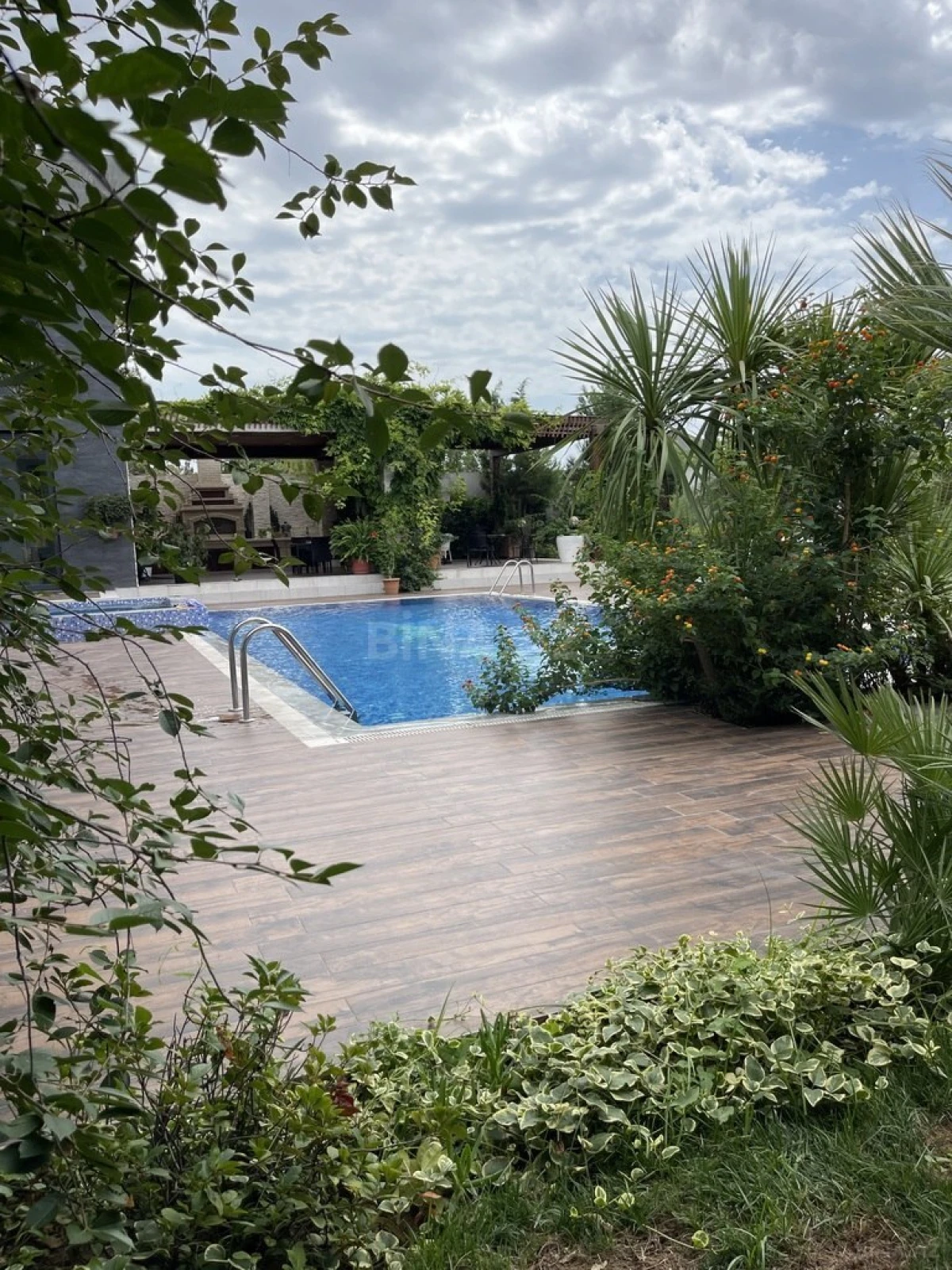 Kirayə verilir 4 otaqlı həyət evi 150 m²