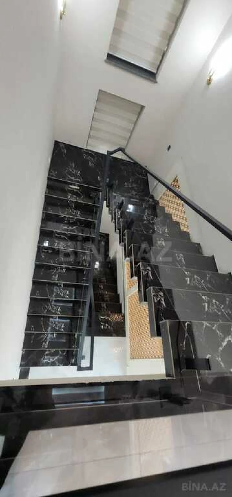 Satılır 7 otaqlı həyət evi 600 m²