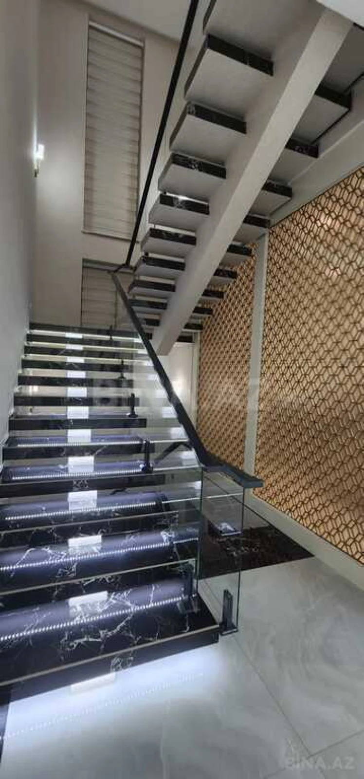 Satılır 7 otaqlı həyət evi 600 m²