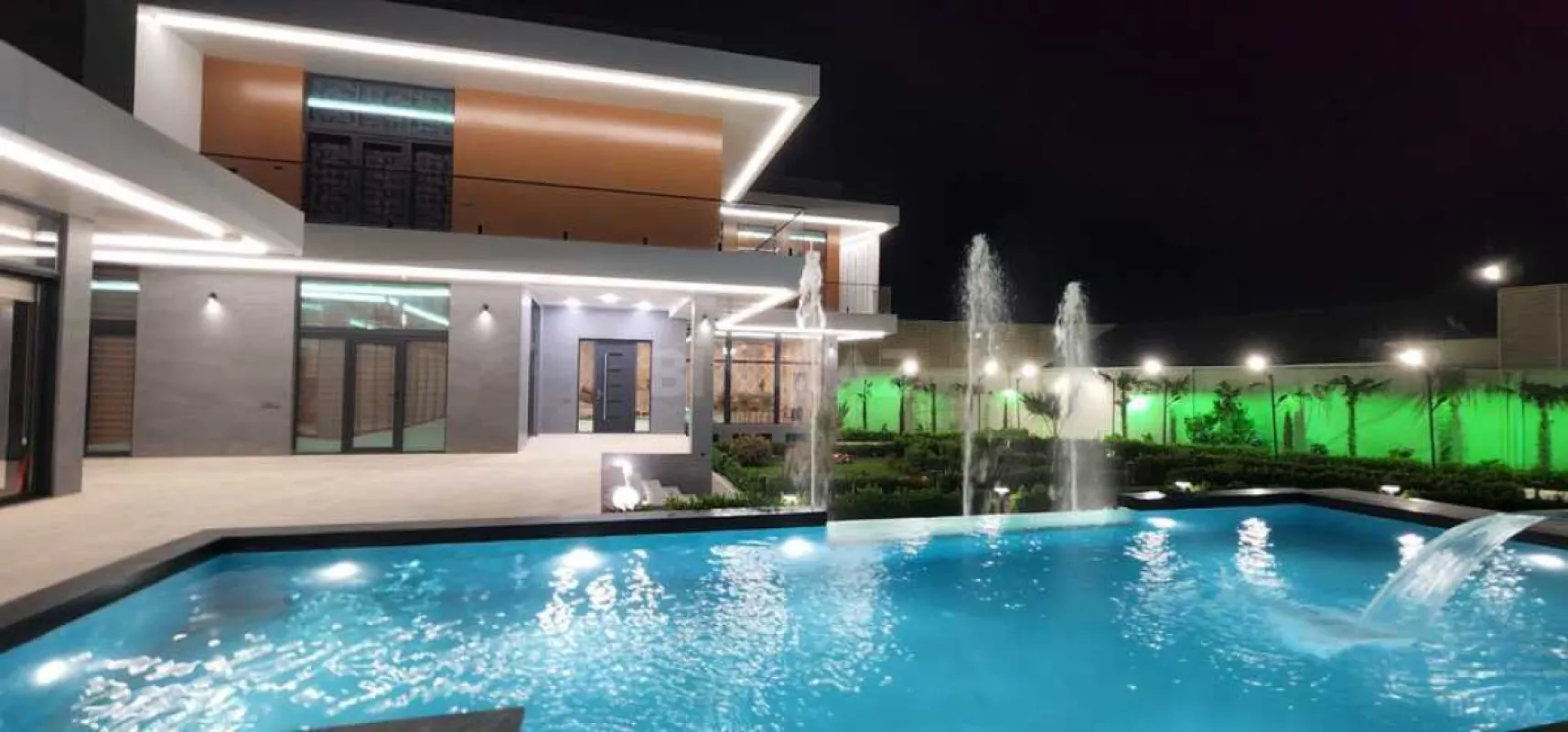 Satılır 7 otaqlı həyət evi 600 m²