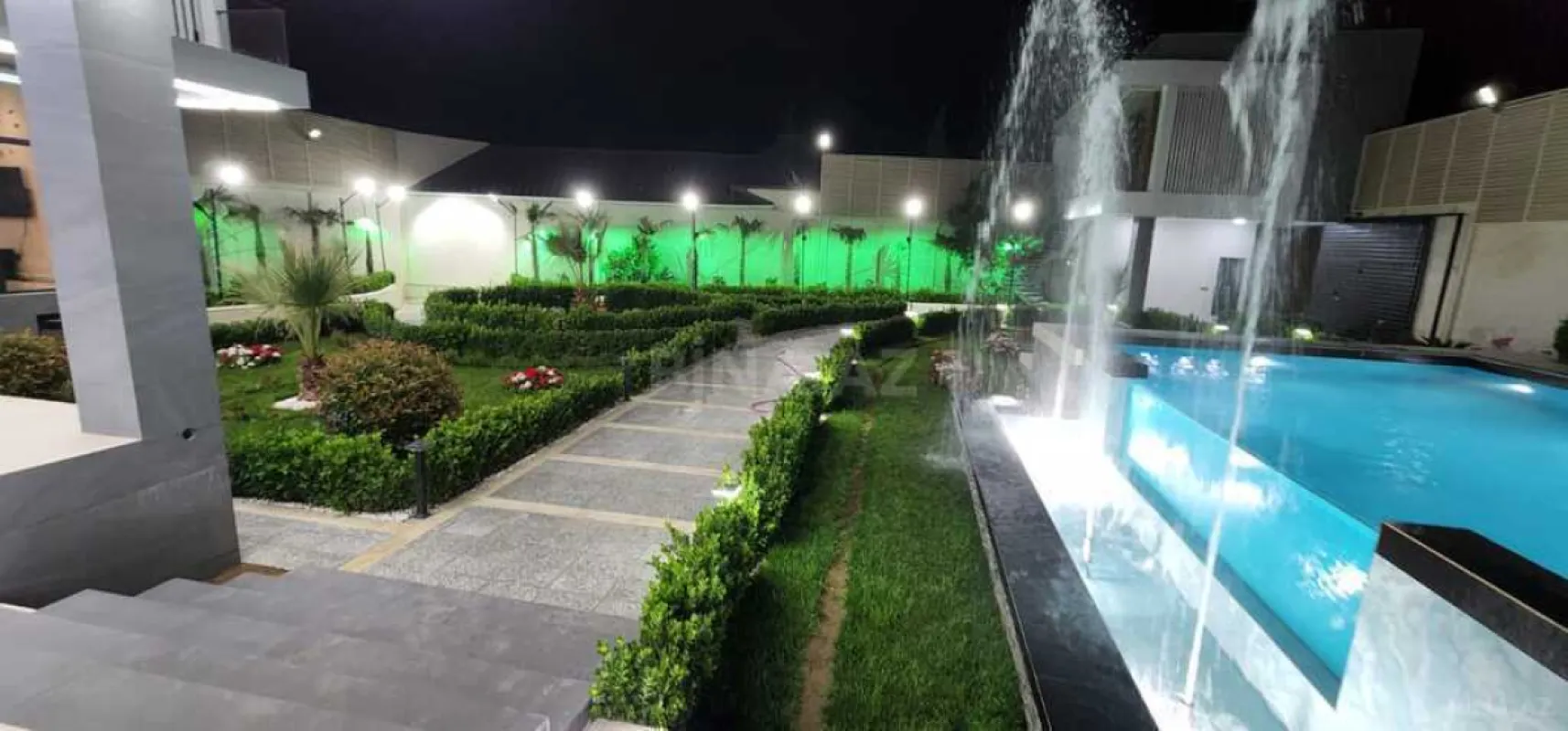 Satılır 7 otaqlı həyət evi 600 m²