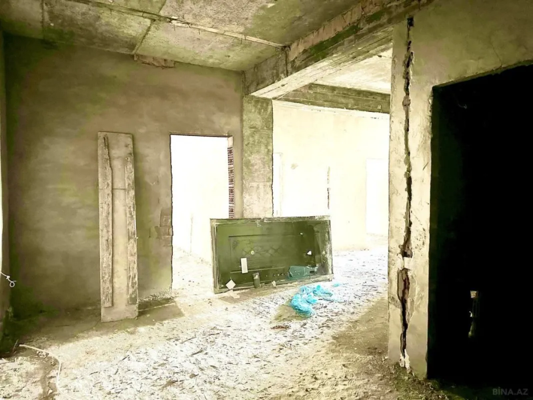 Satılır 3 otaqlı mənzil 162 m²