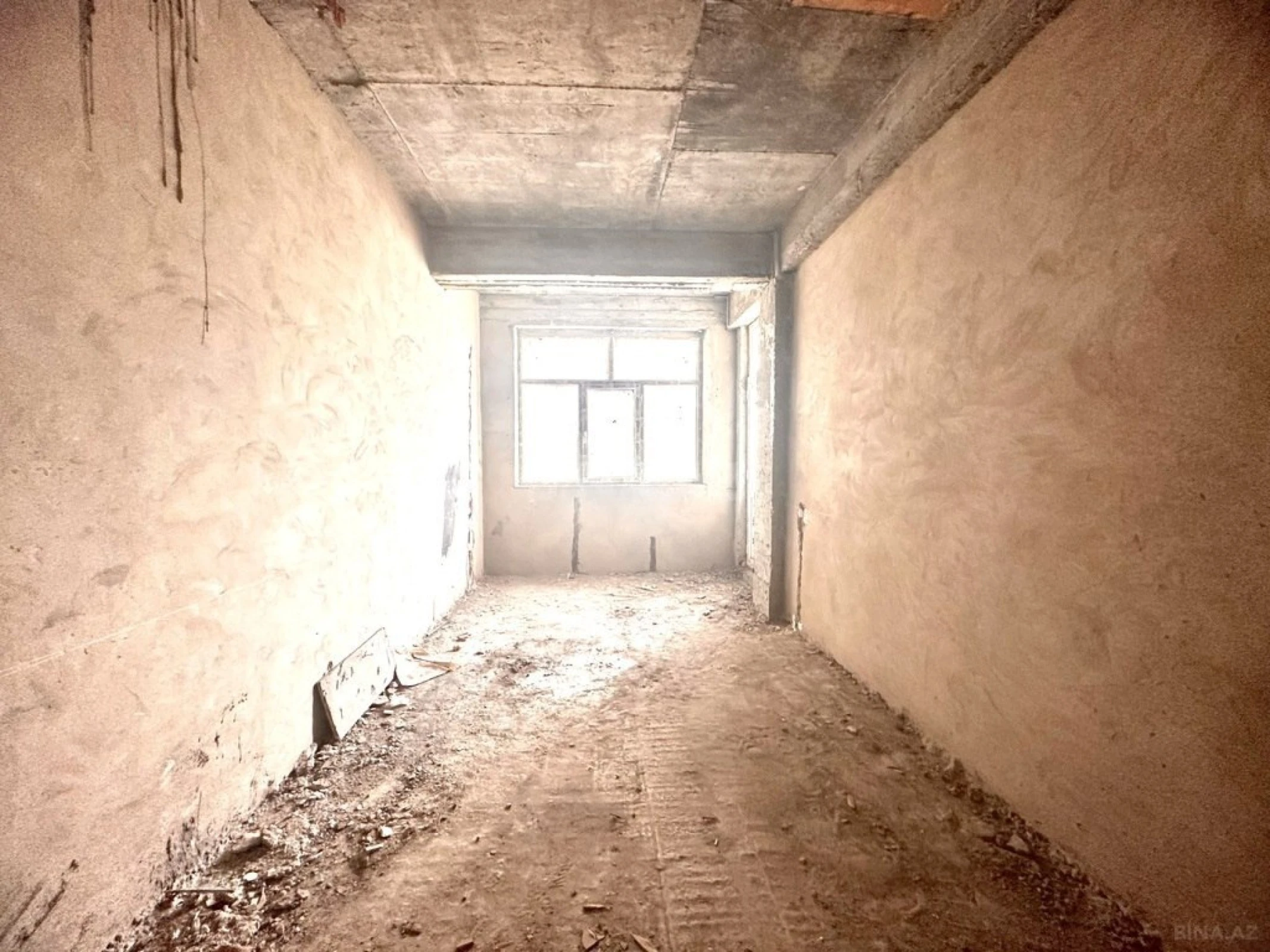 Satılır 3 otaqlı mənzil 162 m²