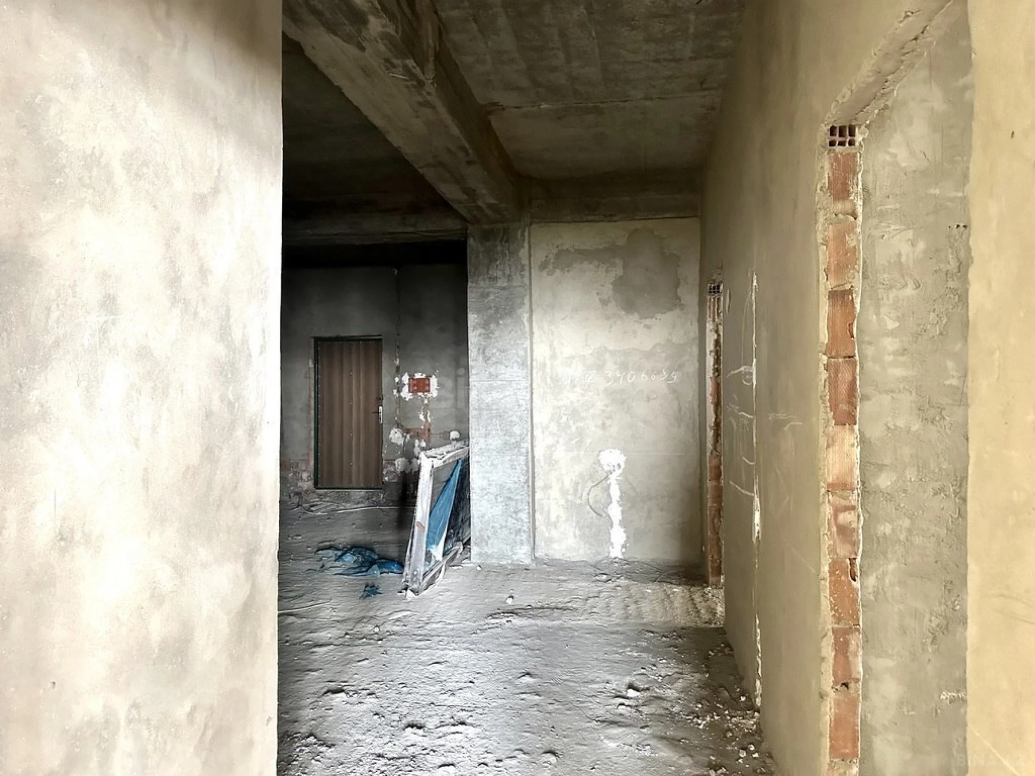 Satılır 3 otaqlı mənzil 162 m²