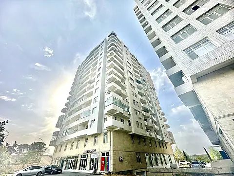 Satılır 3 otaqlı mənzil 162 m²