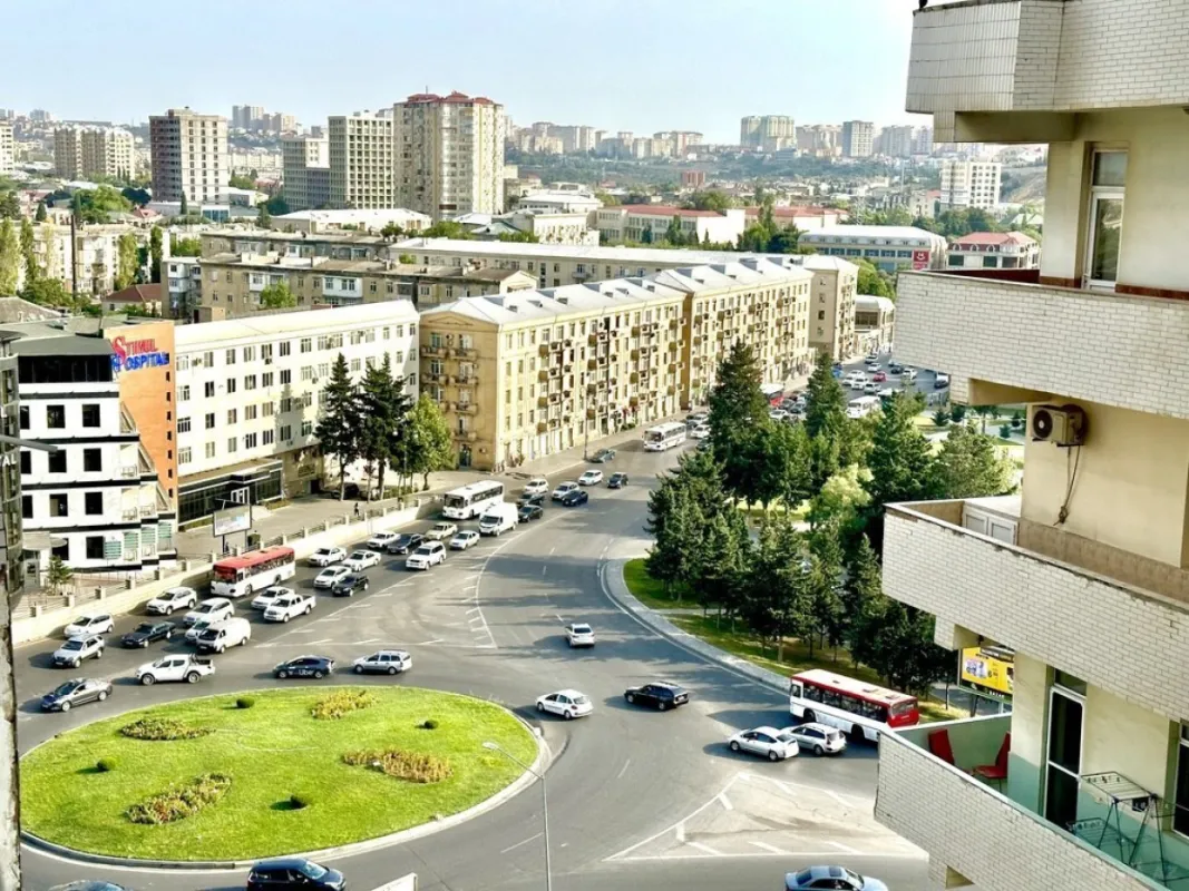Satılır 3 otaqlı mənzil 162 m²