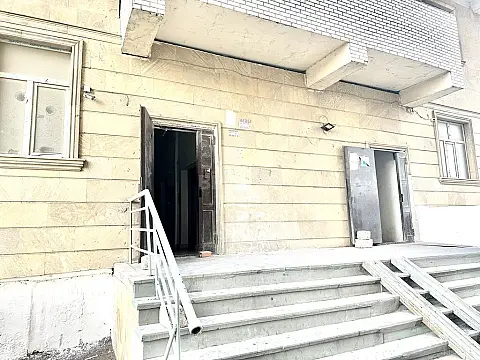 Satılır 3 otaqlı mənzil 162 m²