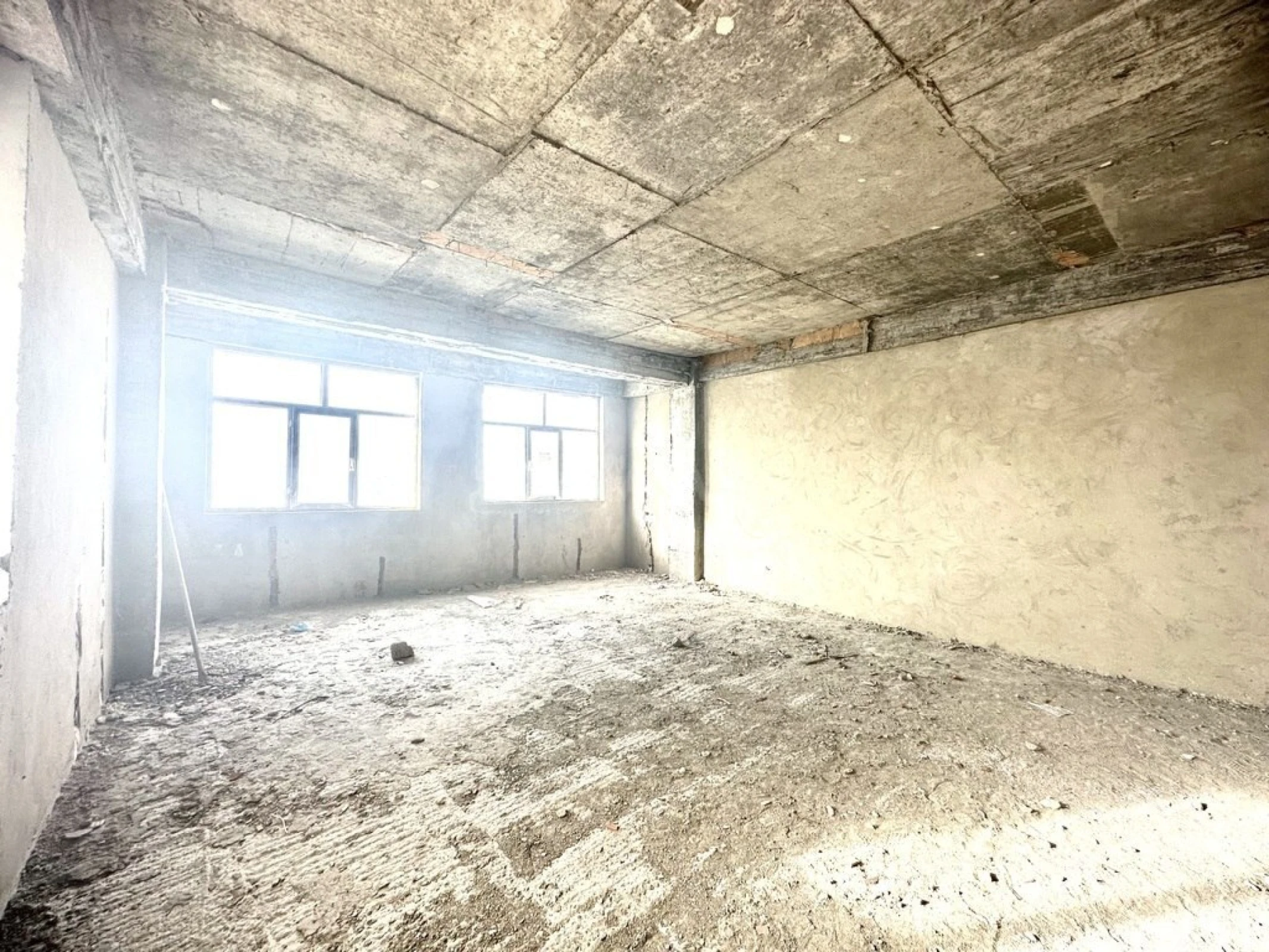 Satılır 3 otaqlı mənzil 162 m²